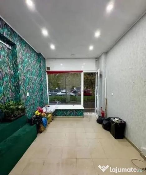 Spațiu comercial, de 18 mp, în Mihai Bravu