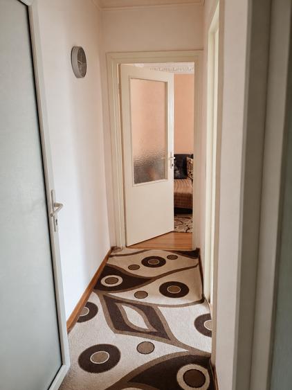 Apartament cu 3 camere semidecomandat în Casa de Cultură
