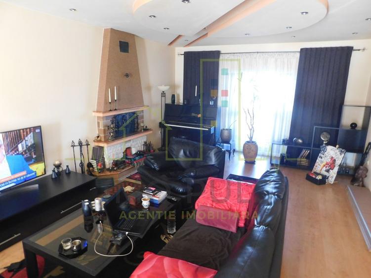 Casă individuală cu 4 camere cu Piscina în Braytim