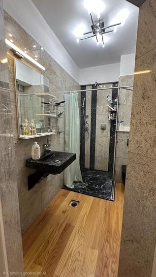 Apartament cu 5 camere decomandat în Faleza Nord