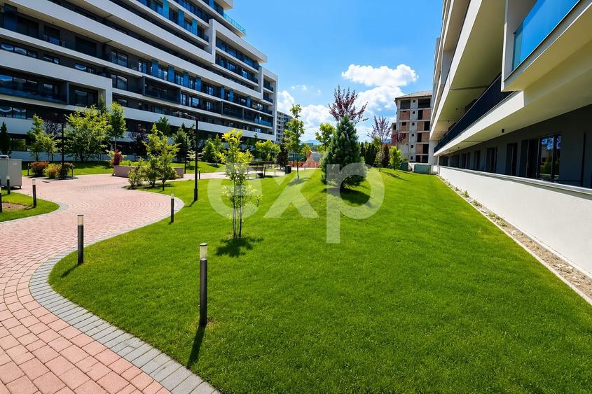 Apartament cu 2 camere decomandat în Tractorul