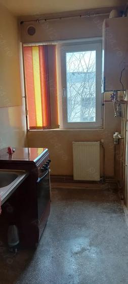 Apartament cu 2 camere semidecomandat în Girocului