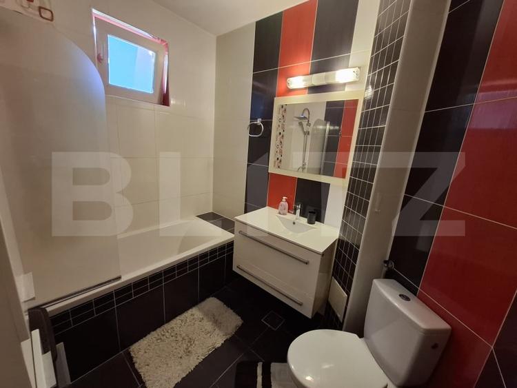 Apartament cu 3 camere semidecomandat, mobilat în Micro 16