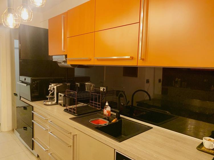 Apartament cu 3 camere semidecomandat, mobilat în Herăstrău