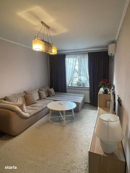 Apartament cu 3 camere semidecomandat în Exterior Vest