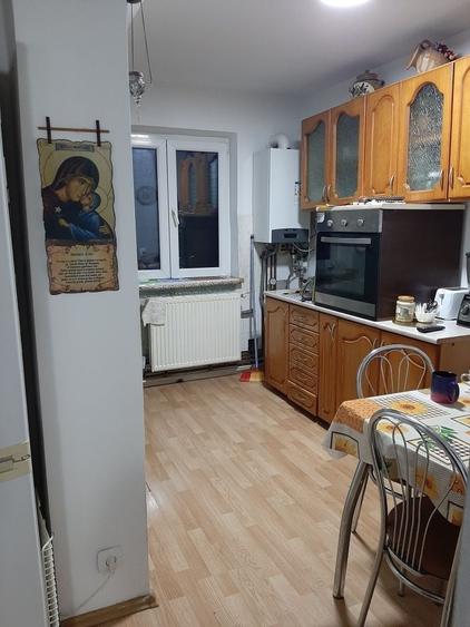 Apartament cu 4 camere decomandat în Unirii