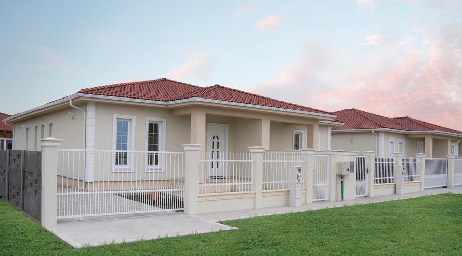 Duplex cu 3 camere cu Canalizare în Remetea Mare