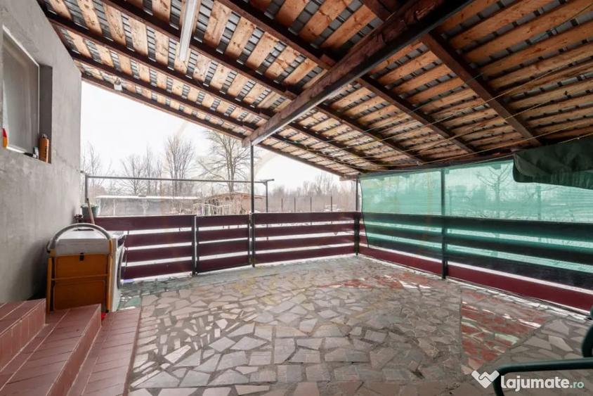 Casă cu 5 camere cu Teren 1044 Mp în Căteasca