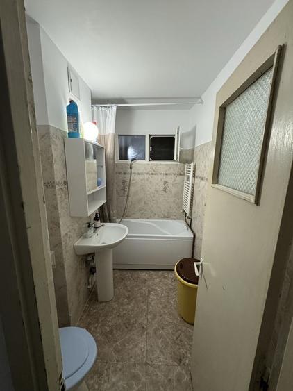 Apartament cu 2 camere nedecomandat în Podul de Piatră