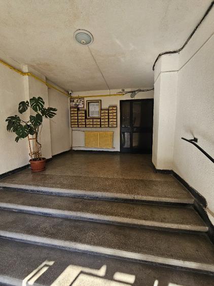 Apartament cu 3 camere decomandat în Gheorghe Doja