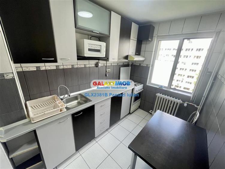 Apartament cu 3 camere semidecomandat, mobilat în Dristor