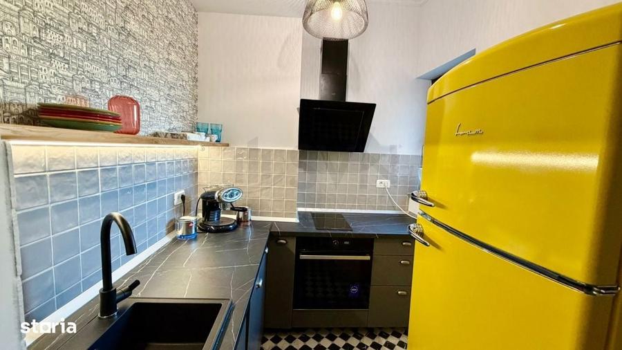Apartament cu 4 camere decomandat în Calea Victoriei