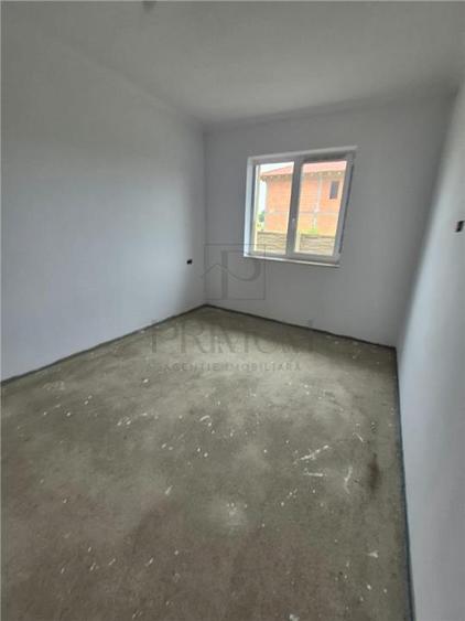 Casă individuală cu 3 camere cu Canalizare în Ghiroda