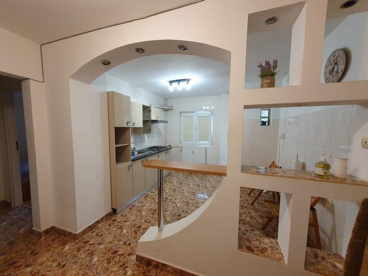 Apartament cu 2 camere decomandat în Drumul Sării