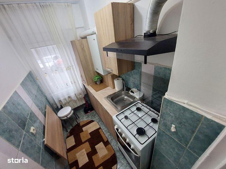 Garsonieră decomandată în Central
