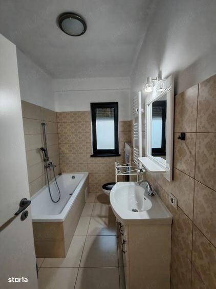 Apartament cu 3 camere decomandat în Sud