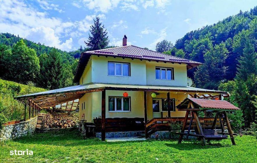 Casă cu 4 camere cu Teren 160 Mp în Dâmbovicioara