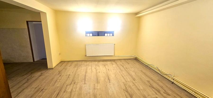 Casă cu 6 camere cu Canalizare în ICIL