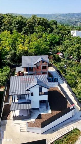 Casă cu 4 camere cu Teren 400 Mp în Tomești