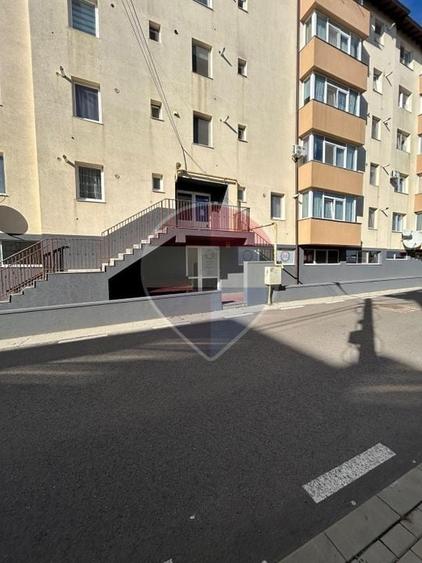 Spațiu comercial, de 117.12999725342 mp, în Ipotești