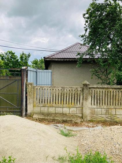Casă cu 3 camere cu Teren 3927 Mp în Fântânele
