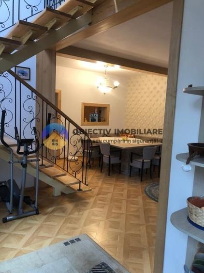 Casă cu 3 camere cu Canalizare în Central