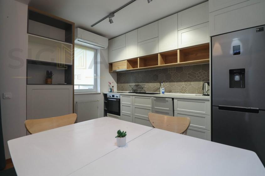 Apartament cu 3 camere semidecomandat, mobilat în Bună Ziua