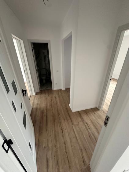 Apartament cu 3 camere semidecomandat în Lacul Tei