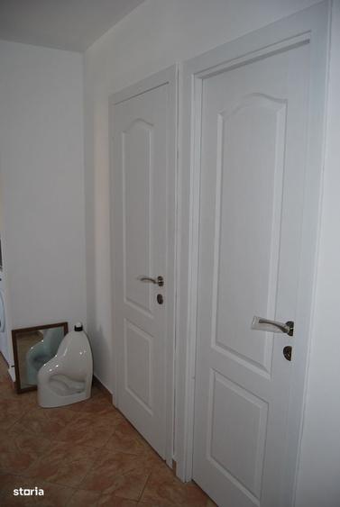 Apartament cu 3 camere în Moinești