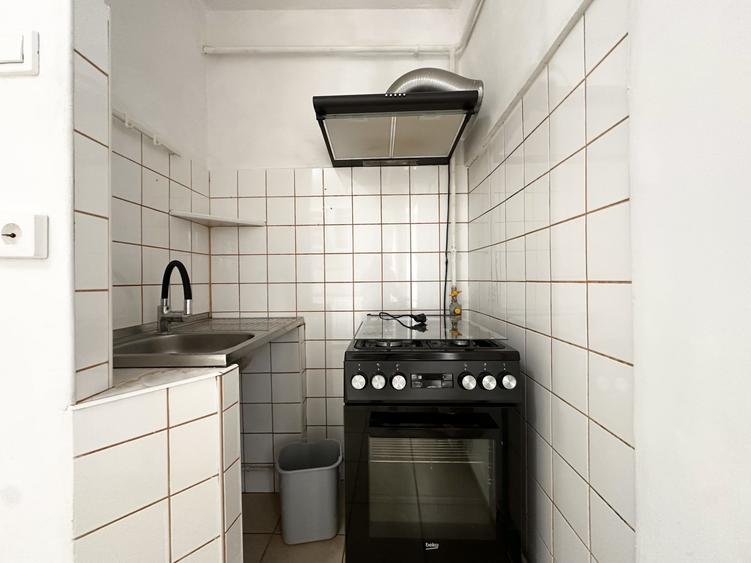 Apartament cu 3 camere semidecomandat, mobilat în Freidorf