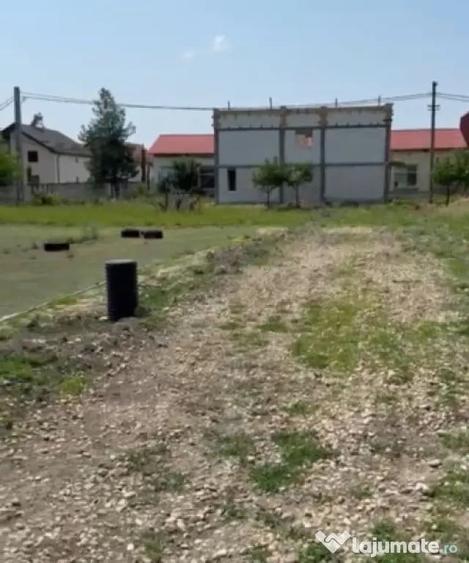 Teren de 9498 mp, în Central