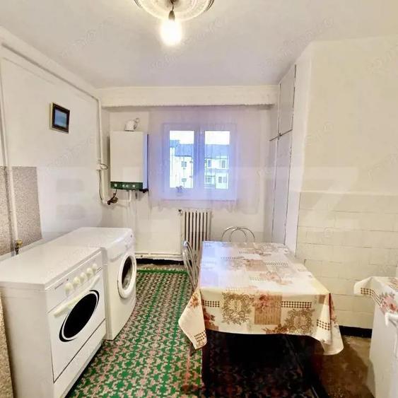 Apartament cu 2 camere decomandat în Cetate