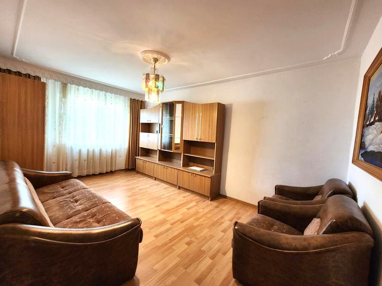 Apartament cu 2 camere decomandat, mobilat în Nicolina
