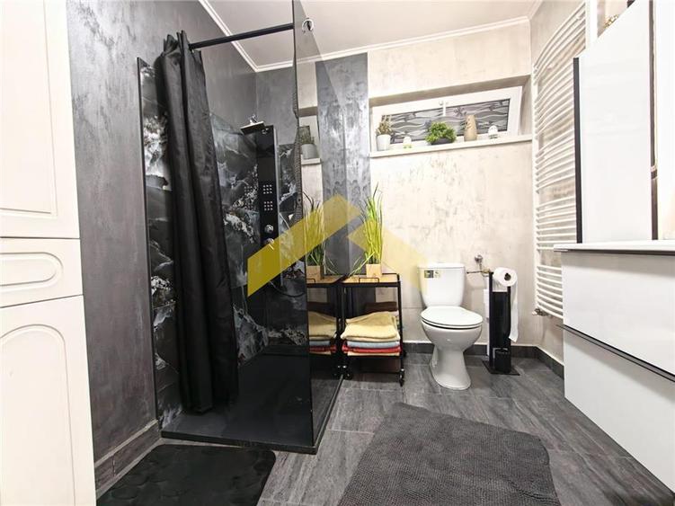 Casă cu 4 camere cu Canalizare în Vladimirescu