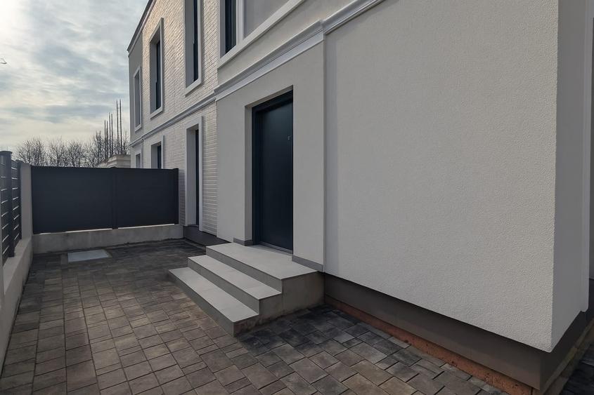 Duplex cu 4 camere cu Canalizare în Berceni