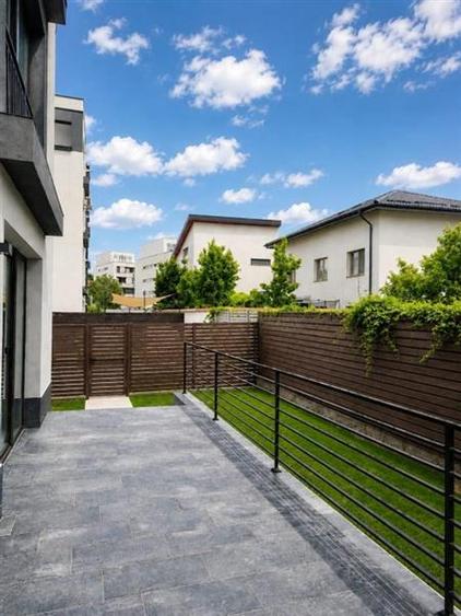 Apartament cu 3 camere decomandat în Titan