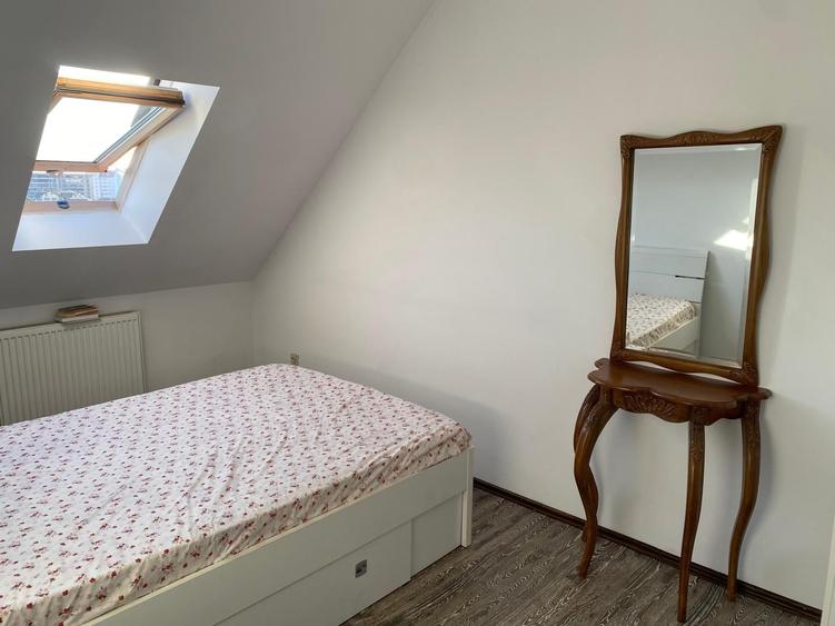 Apartament cu 3 camere decomandat, mobilat în Central