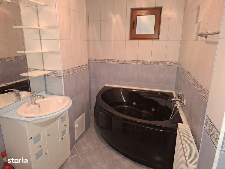 Apartament cu 4 camere în Triaj