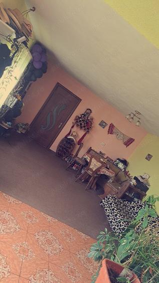 Casă cu 2 camere cu Teren 12400 Mp în Sărăuad