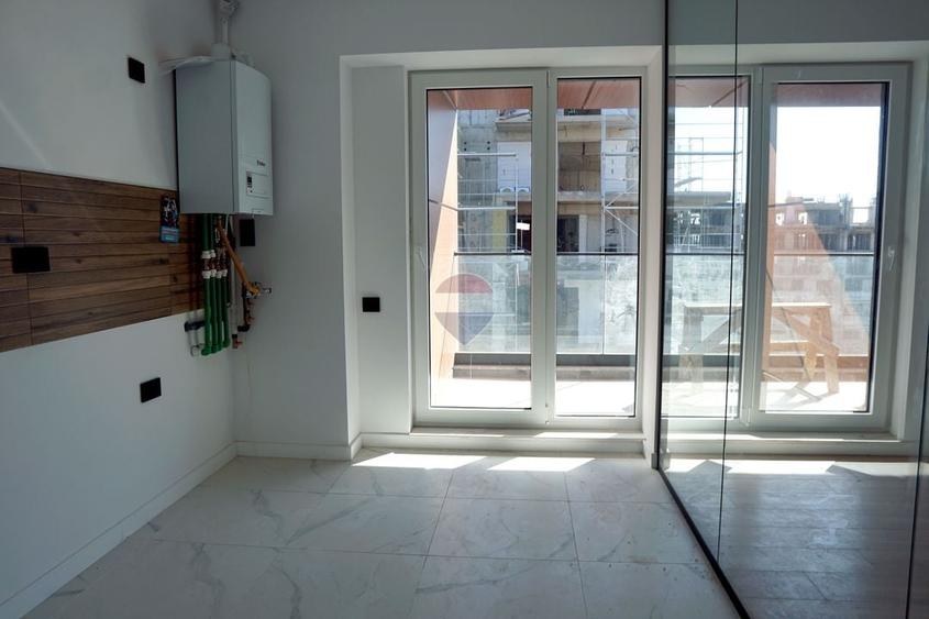 Apartament cu 3 camere decomandat în Theodor Pallady