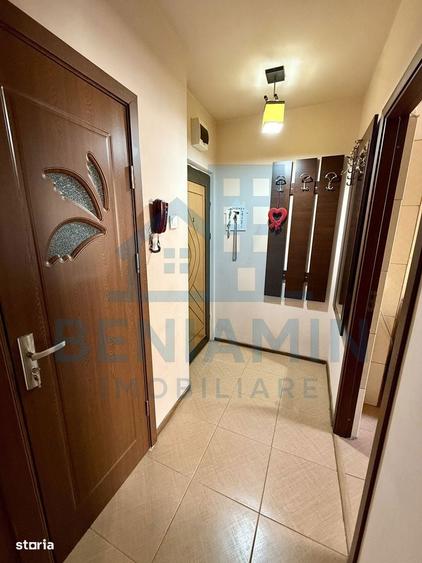 Apartament cu 2 camere semidecomandat în Calea București