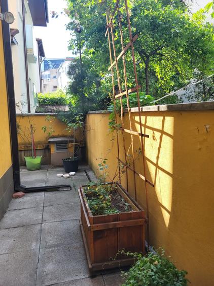 Apartament cu 3 camere, mobilat în Primăverii