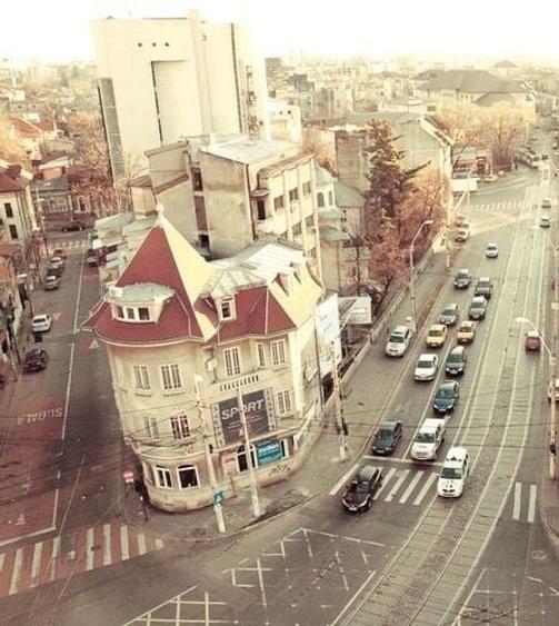 Casă individuală cu 15 camere cu Canalizare în Foișorul de Foc