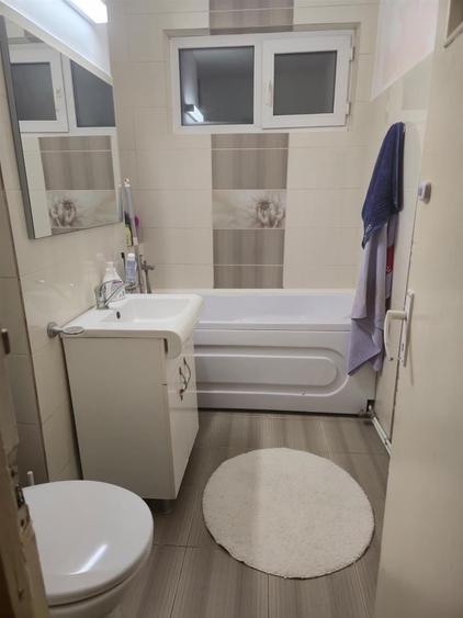 Apartament cu 2 camere decomandat în Podu Roș