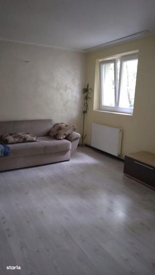 Apartament cu 3 camere în Vitan
