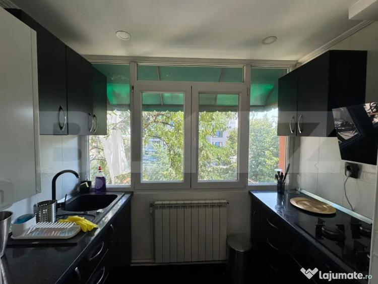 Apartament cu 4 camere decomandat în Sărari