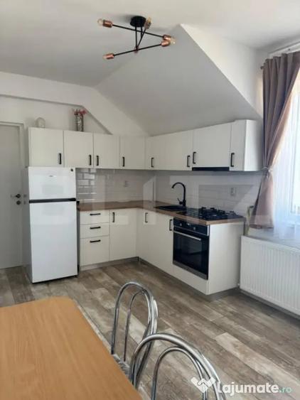 Apartament cu 3 camere decomandat în Florești