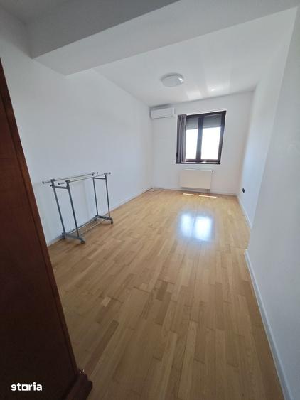 Apartament cu 3 camere decomandat, mobilat în Moșilor