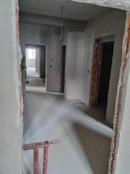 Apartament cu 2 camere decomandat în Giroc