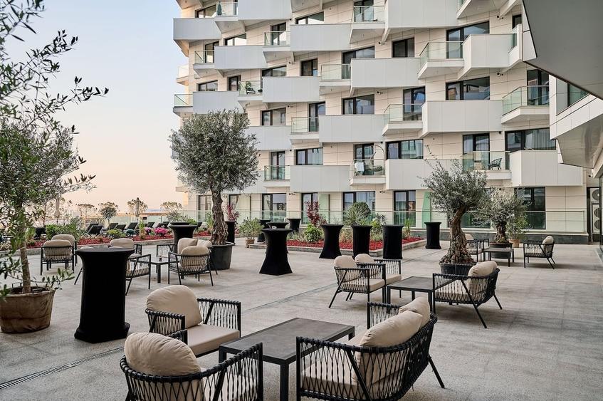 Apartament cu 3 camere decomandat în Mamaia-Sat